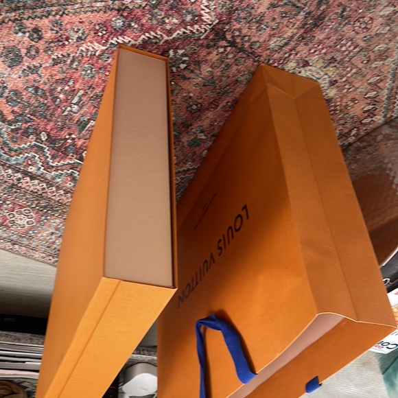 Authentic Louis Vuitton box. - Picture 10 of 10